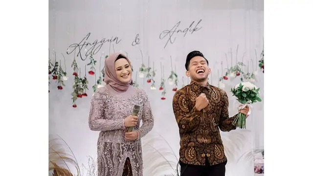 6 Momen Lamaran Andik Vermansah dan Silvia Anggun, Tebar Senyum Bahagia