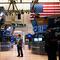 Pedagang bekerja di New York Stock Exchange, New York, 10 Agustus 2022. (AP Photo/Seth Wenig, file)