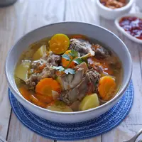 ilustrasi Sop Daging Sapi Bening/copyright by Lilies maolida (Shutterstock)