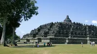 Inilah beberapa fakta tentang Candi Borobudur, Forbidden City, dan Menara Eiffel. (Foto: upload.wikimedia.org)