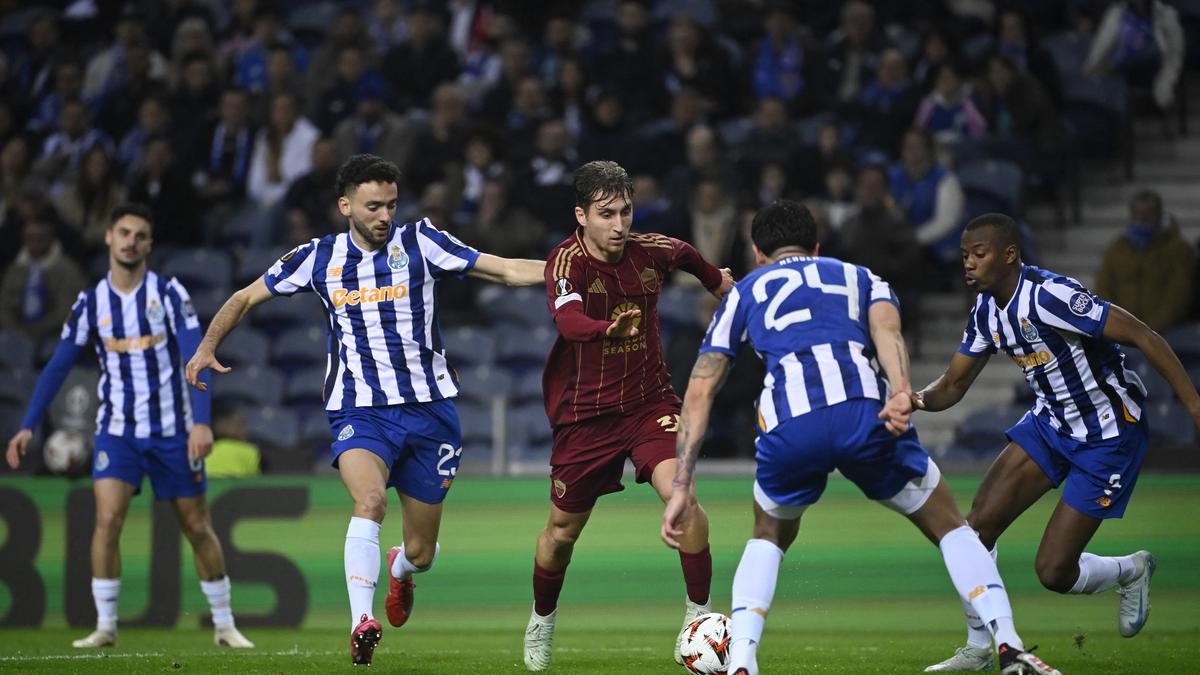 Hasil Liga Europa: Porto Tahan Imbang AS Roma, Ajax Amsterdam Petik Kemenangan
