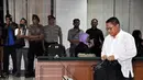 Ekspresi Anas Urbaningrum usai pembacaan vonis di Pengadilan Tipikor Jakarta, (24/9/14). (Liputan6.com/Miftahul Hayat)