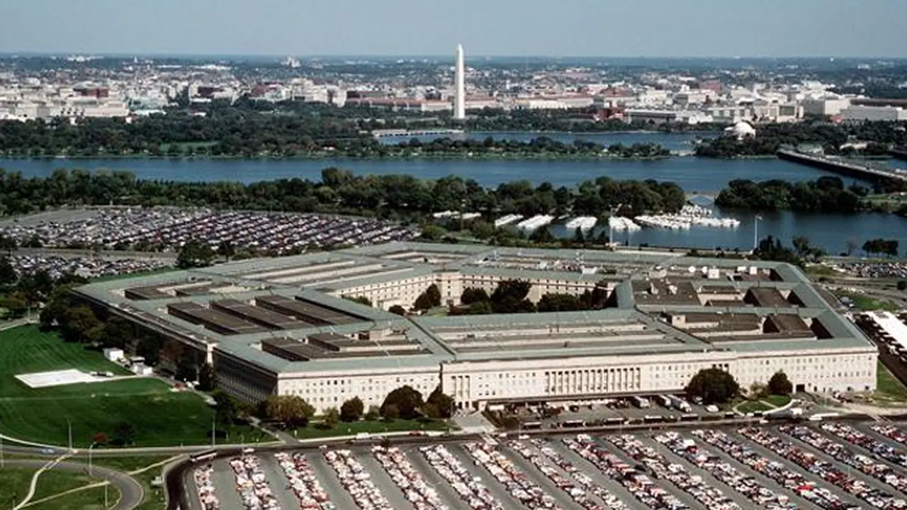 Hacker Rusia Serang Komputer Pentagon