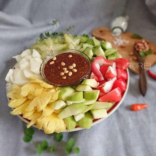 Sajian bumbu rujak buah