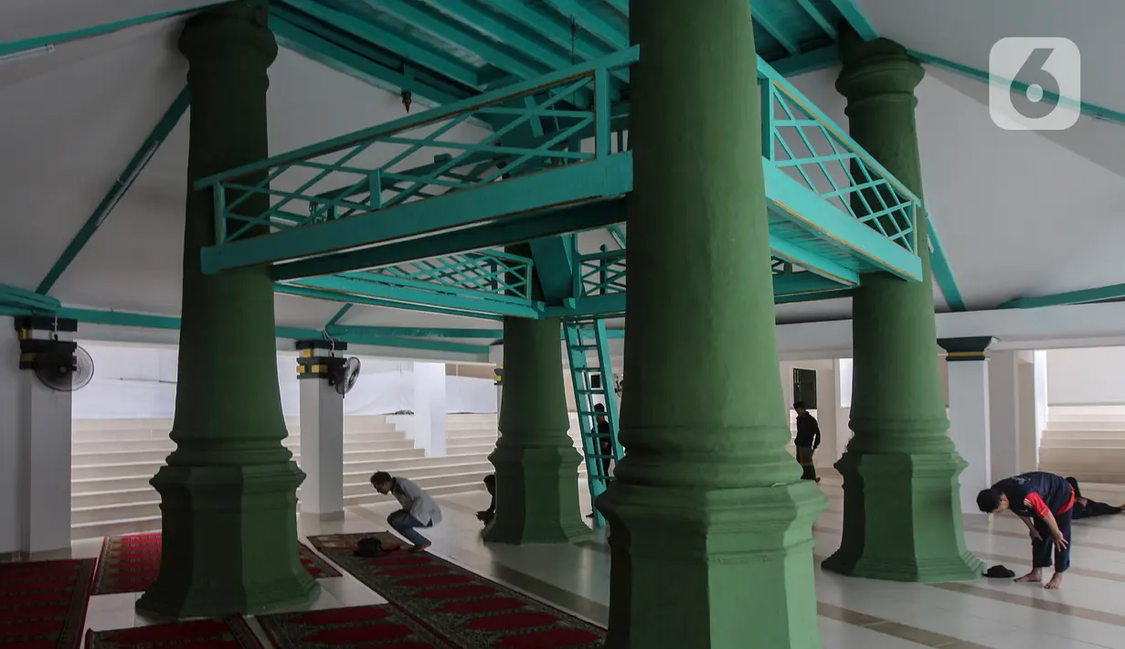Pemprov DKI Jakarta telah menetapkan Masjid Jami Al Mansur sebagai Bangunan Cagar Budaya pada 1993.  (Liputan6.com/Johan Tallo)
