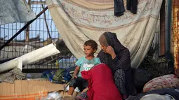 Namun, kebutuhan dasar sebagai tempat berlindung tersebut mengalami kelangkaan, lonjakan harga, dan gangguan distribusi. (Eyad BABA/AFP)