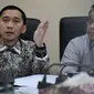 Ketua Fraksi Partai Demokrat Edhie Baskoro Yudhoyono (kiri) memberikan keterangan di Ruang Fraksi, Senayan, Jakarta, Rabu (20/1/2016). Ibas mengaku keberatan atas wacana merevisi UU tentang Pemberantasan Terorisme dan BIN. (Liputan6.com/Johan Tallo)