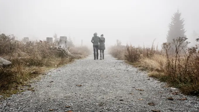 Tanyakan Ke Mana Arah Hubungan Kamu dan Pasangan di 3 Momen Ini