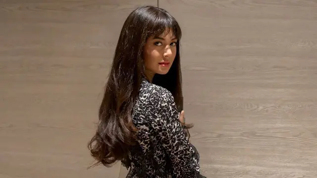 FOTO: Gaya Aurelie Moeremans dengan Busana Hitam, Tampil Menawan