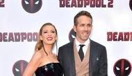 Aktor Ryan Reynolds berpose bersama istrinya Blake Lively saat menghadiri pemutaran khusus "Deadpool 2" di AMC Loews Lincoln Square, New York (14/5). (Michael Loccisano / Getty Images / AFP)