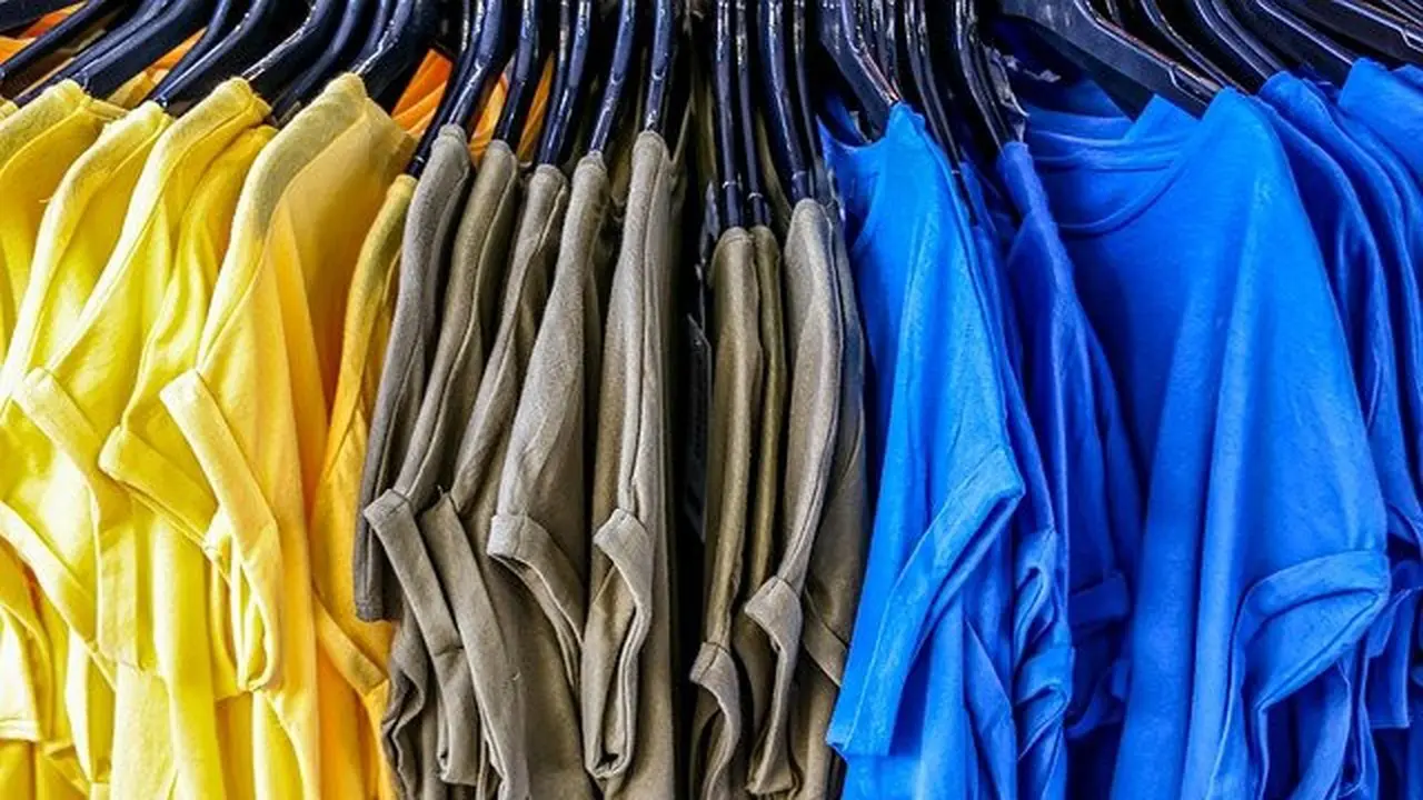 Ilustrasi kaos - Image by analogicus from Pixabay