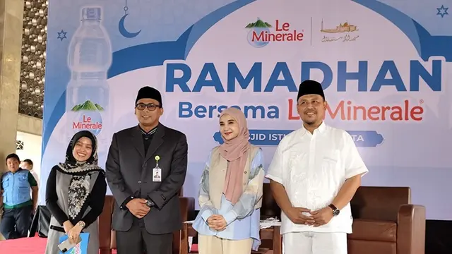 Buka Puasa Bersama Le Minerale: Ribuan Jemaah Masjid Istiqlal Nikmati Air Mineral Berkualitas
