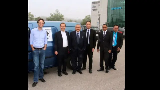 Alex Noerdin menjajal mobil hidrogen