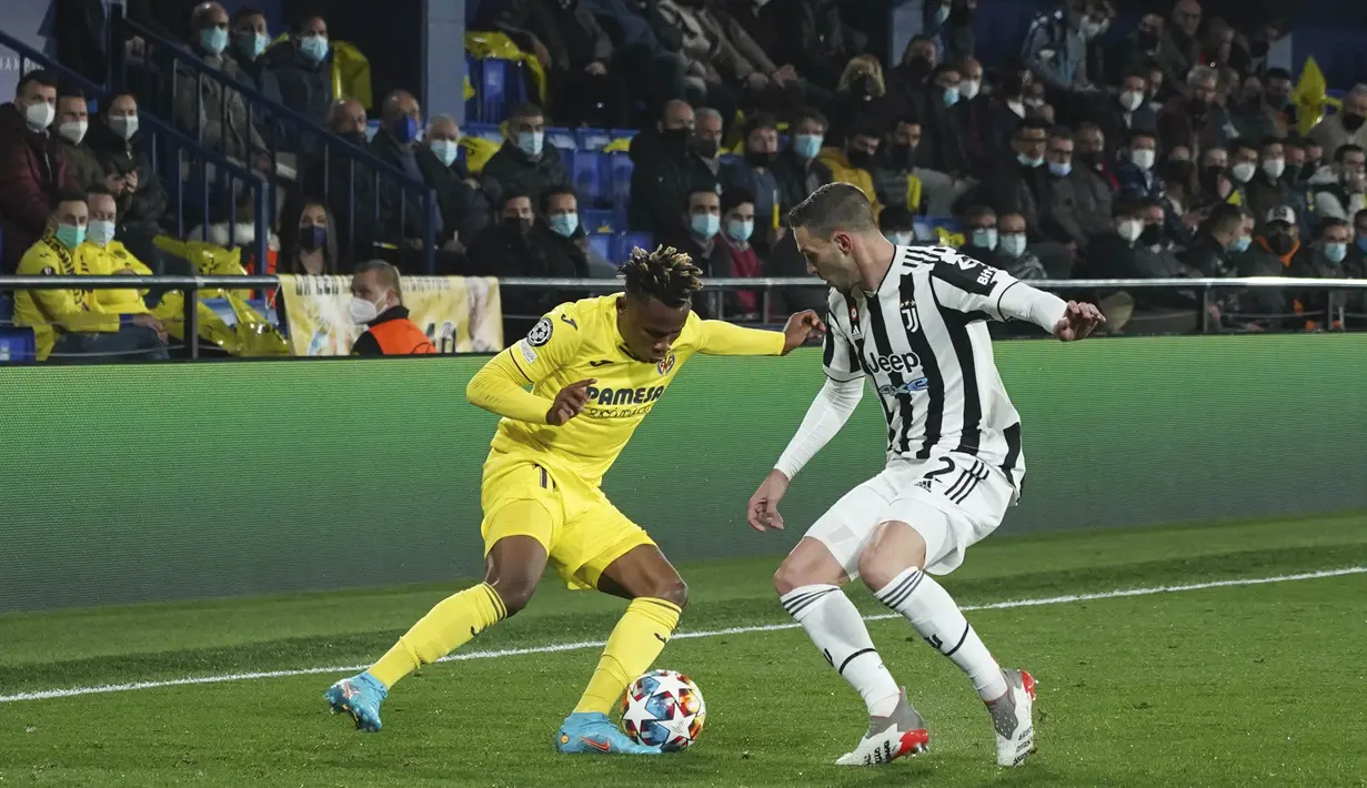 Upaya tanpa kenal lelah Villarreal akhirnya membuahkan hasil pada menit ke-66. Umpan manis Etienne Capoue ke kotak penalti berhasil dituntaskan Parejo yang berdiri bebas untuk menaklukkan Wojciech Szczesny. (AP/Alberto Saiz)