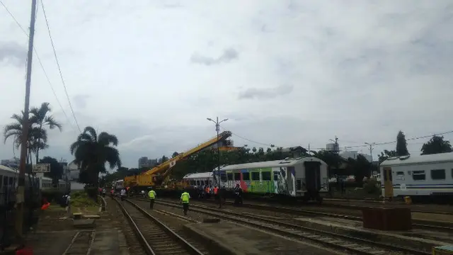 KA Parahyangan Anjlok di Stasiun Bandung