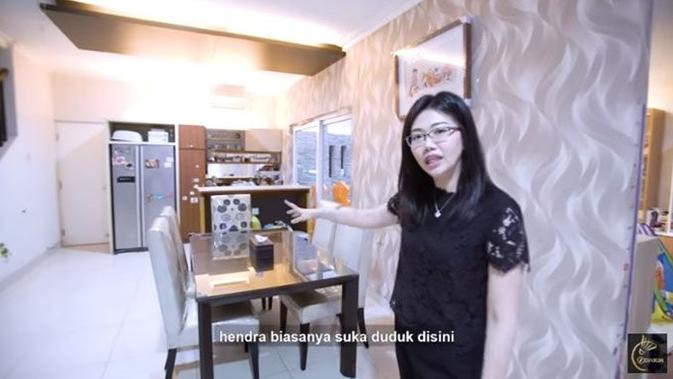 7 Potret Isi Rumah The Daddies Hendra dan Ahsan, Ruang Pialanya Curi Perhatian (sumber: YouTube pbdjarum)