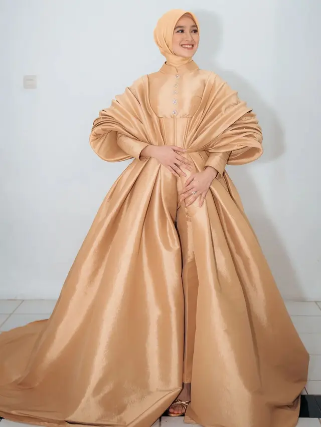 6 Gaya Hijab Glamor Cut Syifa saat Boyong 2 Penghargaan di Infotainment Awards 2023