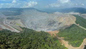 Direktur Utama Amman Mineral Beli 1,6 Juta Saham