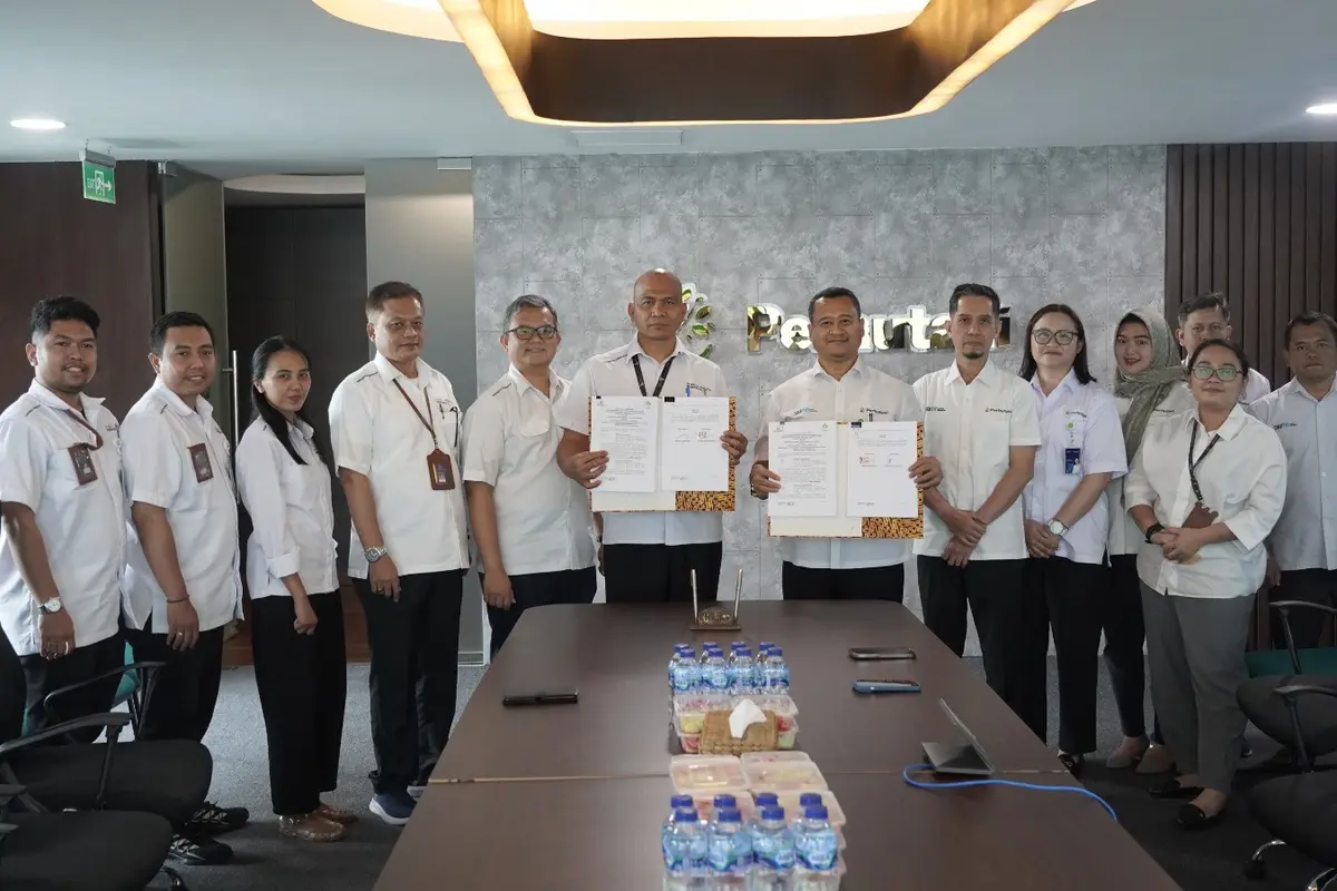 Penandatangann Perjanjian Kerja Sama Usaha Pemanfaatan Jasa Lingkungan Wisata Alam di Menoreh View Zona Otorita Kawasan Pariwisata Borobudur antara Perhutani dan pengelola Borobudur.