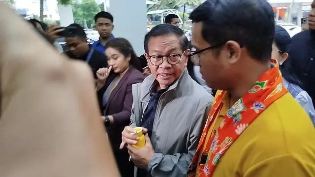 Cagub Jakarta Pramono Anung menanggapi hasil hitung cepat lembaga survei di Pilkada Jakarta 2024, Rabu (27/11/2024)