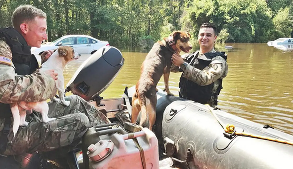 Sejumlah foto yang diunggah Jordan Norkett di akun Instagramnya mengenakan pakaian Tentara Amerika Serikat tentu mengundang  perhatian publik. Terlebih dengan ketampanan dan kegagahan yang dimilikinya. (Instagram/Jordannorkett)