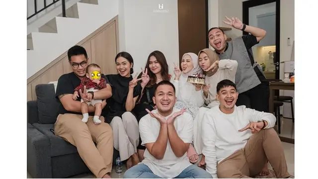 6 Potret Ulang Tahun Kesha Ratuliu ke-24, Sekaligus Syukuran Rumah Baru