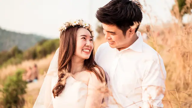couple februari bahagia bersama