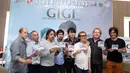 Para personel Gigi Armand Maulana, Dewa Budjana, Thomas Rhamdan, dan Gusti Hendy saat merilis album religi berjudul Setia Bersama Menyayangi dan Mencintai di KFC Kemang, Jakarta Selatan, Senin (15/5). (Nurwahyunan/Bintang.com)