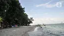 Wisatawan saat berkunjung ke Pulau Cipir, Kepulauan Seribu, Jakarta, Minggu (27/2/2022). Destinasi Kepulauan Seribu masih menjadi tujuan wisata favorit warga Ibu Kota dalam mengisi liburan. (merdeka.com/Iqbal S. Nugroho)