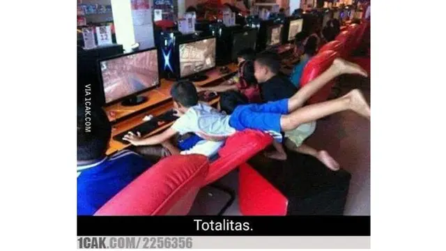 6 Kelakuan Konyol Orang Main Game Ini Bikin Kamu Geleng Kepala