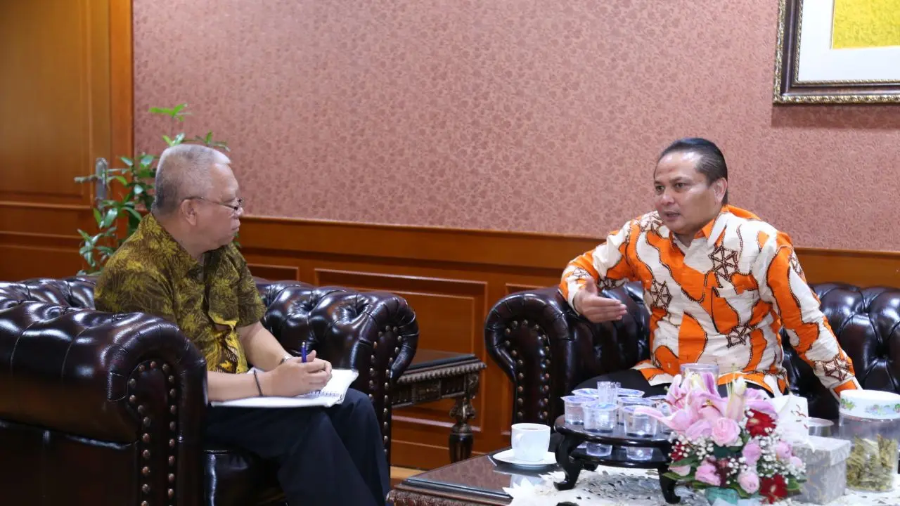 Direktur Jenderal Pembinaan Penempatan Tenaga Kerja dan Perluasan Kesempatan Kerja (Dirjen Binapenta & PKK) Maruli A. Hasoloan usai menemui Duta Besar Indonesia untuk Kuwait Tatang Budie Utama Razak di kantor Kemnaker, Jakarta pada Jumat (11/5).