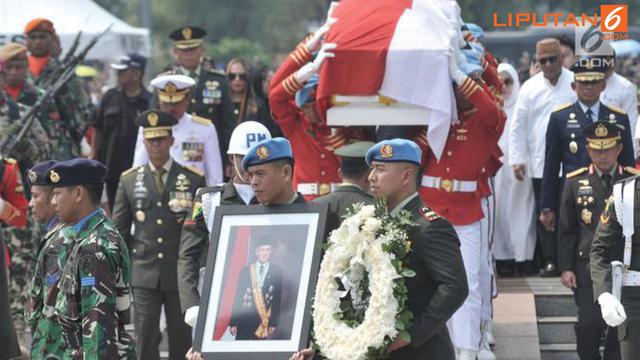 Banner Infografis Warisan BJ Habibie untuk Indonesia dan Dunia