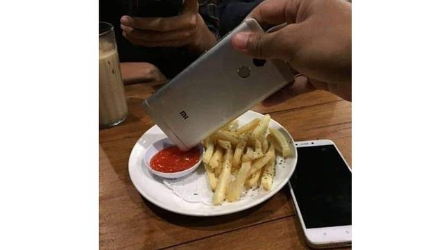 6 Potret Orang saat Makan Ini Bisa Bikin Geregetan