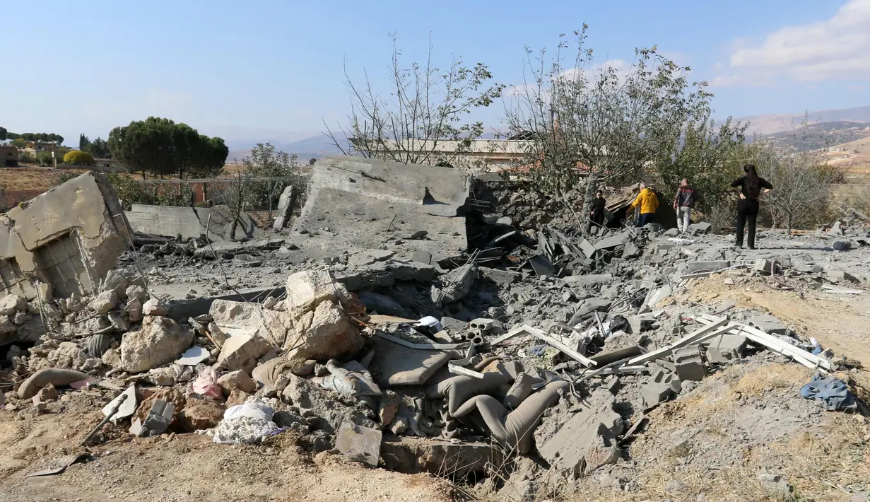 Kementerian Kesehatan Lebanon pada Minggu (10/11/2024) menyebut serangan Israel yang menargetkan wilayah Baalbek-Hermel telah menewaskan 20 orang. (Nidal SOLH/AFP)