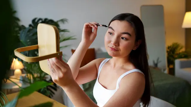 9 Tips Makeup untuk Cuaca Lembap agar Tetap Tahan Lama dan Anti Luntur