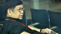 Mantan Menteri BUMN, Laksamana Sukardi mendatangi Gedung KPK, Jakarta, Rabu (10/12/2014). (Liputan6.com/Miftahul Hayat)