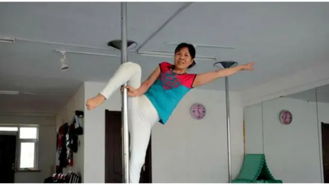 Mengintip 3 Wanita Lanjut Usia Mahir Pole Dance