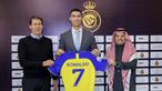 Beredar rumor bahwa Cristiano Ronaldo meminta manajemen Al Nassr untuk memecat pelatih mereka, Rudi Garcia. Media Arab Saudi, Okaz, menyebut Al Nassr telah memecat pelatih asal Prancis tersebut di tengah klaim bahwa Cristiano Ronaldo tidak puas dengan kinerjanya. (AFP/Jorge Ferrari)