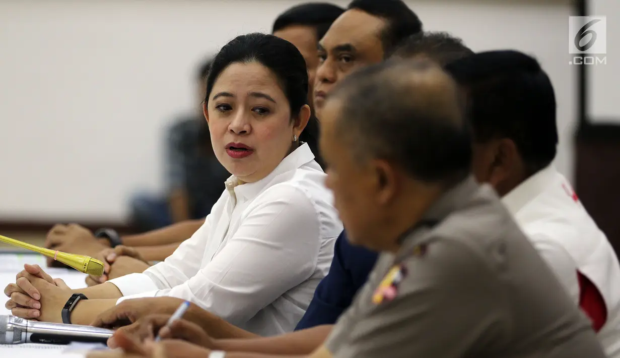 Menko PMK Puan Maharani memberi keterangan pasca penyelenggaraan Asian Games 2018 di kantor Kemenko PMK, Jakarta, Senin (3/9). Pemerintah sangat puas melihat venue pertandingan olahraga Asian Games 2018 selalu dipenuhi penonton. (Liputan6.com/Johan Tallo)