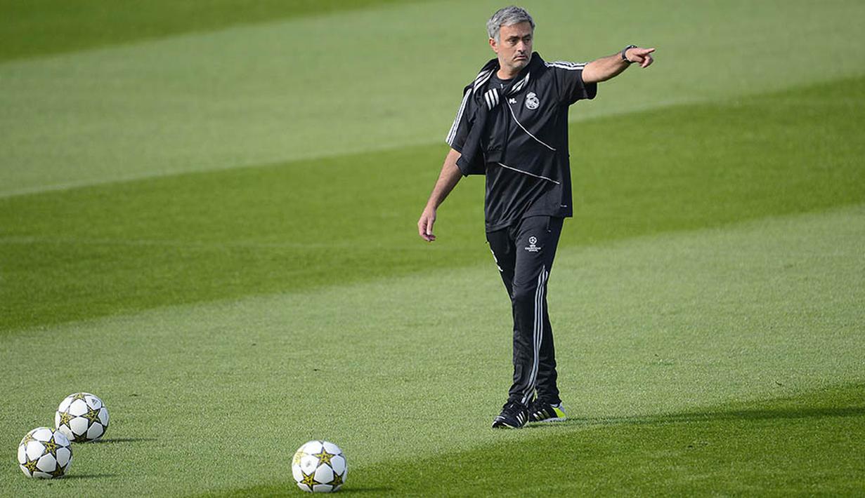 Jose Mourinho, (Mei 2010-Juni 2013), 71,9%, selama tiga musim menukangi Los Blancos berhasil mempersembahkan gelar La Liga, Piala Raja dan Piala Super Spanyol. (AFP/Pierre-Philippe Marcou)