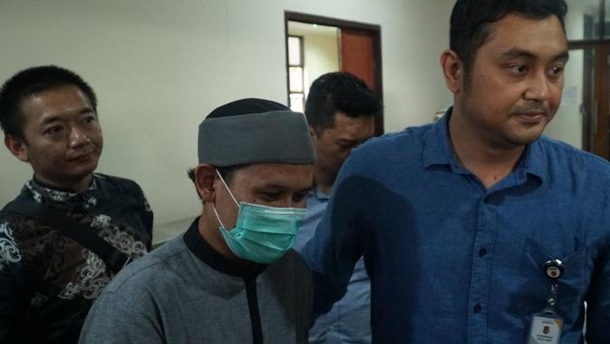 Ustaz Rahmat Baequni Tidak Ditahan Begini Penjelasan Kuasa Hukum Regional Liputan6 Com