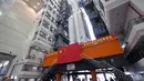 Roket Long March-5 Y5 di Situs Peluncuran Wahana Antariksa Wenchang di Provinsi Hainan, China selatan (17/11/2020). Roket Long March-5 kelima diangkut secara vertikal ke area peluncuran di Situs Peluncuran Wahana Antariksa Wenchang pada Selasa (17/11). (Xinhua/Guo Cheng)