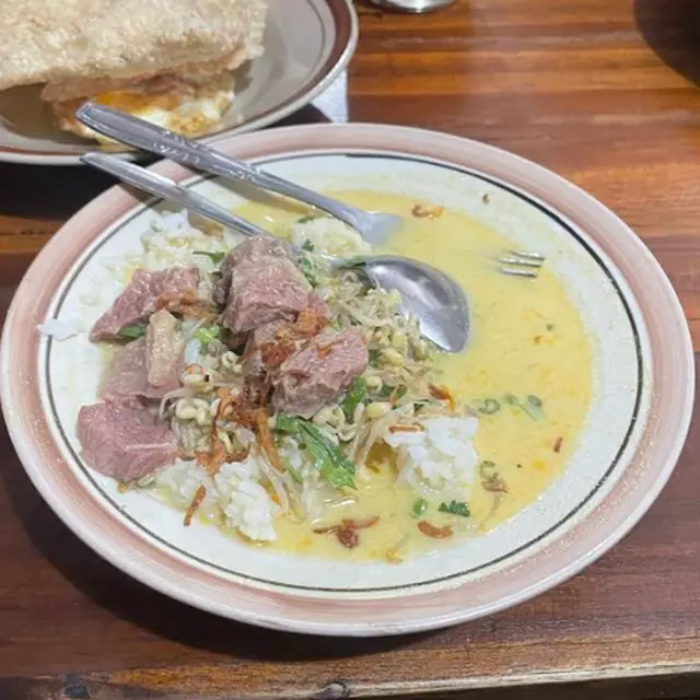 Rekomendasi Tempat Makan Siang di Solo Ala Warlok