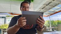 Pengalaman menjajal Oppo Pad Air yang baru saja diperkenalkan di Indonesia. (Liputan6.com/Agustinus M. Damar)