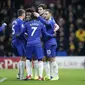 Armada Chelsea merayakan gol pertama yang dicetak oleh Eden Hazard di menit ke-45. pada laga lanjutan Premier League yang berlangsung di Stadion Vicarage Road, Watford, Rabu (24/12). Pasukan Maurizio Sarri menang 2-1 atas Watford. (AFP/AP)