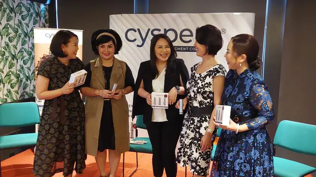 Joy Tobing di di acara diskusi bertema "Atasi Masalah Pigmentasi Membandel Dengan Rangkaian Cyspera Intensive System".
