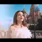 Video klip single terbaru Rara LIDA berjudul Larut dalam Kepastian diambil di Moskow, Rusia. (Sumber: Tangkapan layar video klip Larut Tanpa Kepastian Youtube/3D Entertainment)