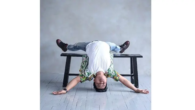 5 Gaya Kocak Arif Alfiansyah saat Berfoto, Tak Bisa Diam