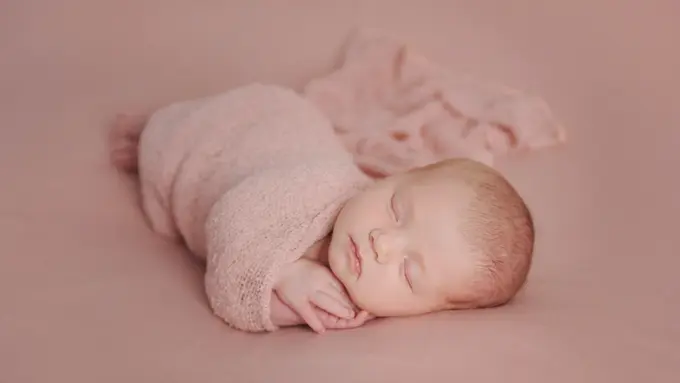 Ilustrasi bayi perempuan