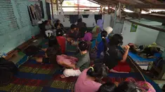 Jasa pembantu infal atau pembantu rumah tangga sementara selalu marak menjelang Lebaran.Jakarta, Kamis, (24/7/14) (Liputan6.com/JohanTallo)